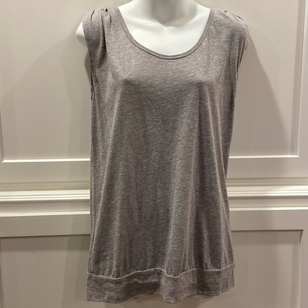 Banana Republic gray loose sleeveless shirt.